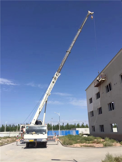 厦门市“轻装强干”—— 吊车的 “轻量化臂架” 技术